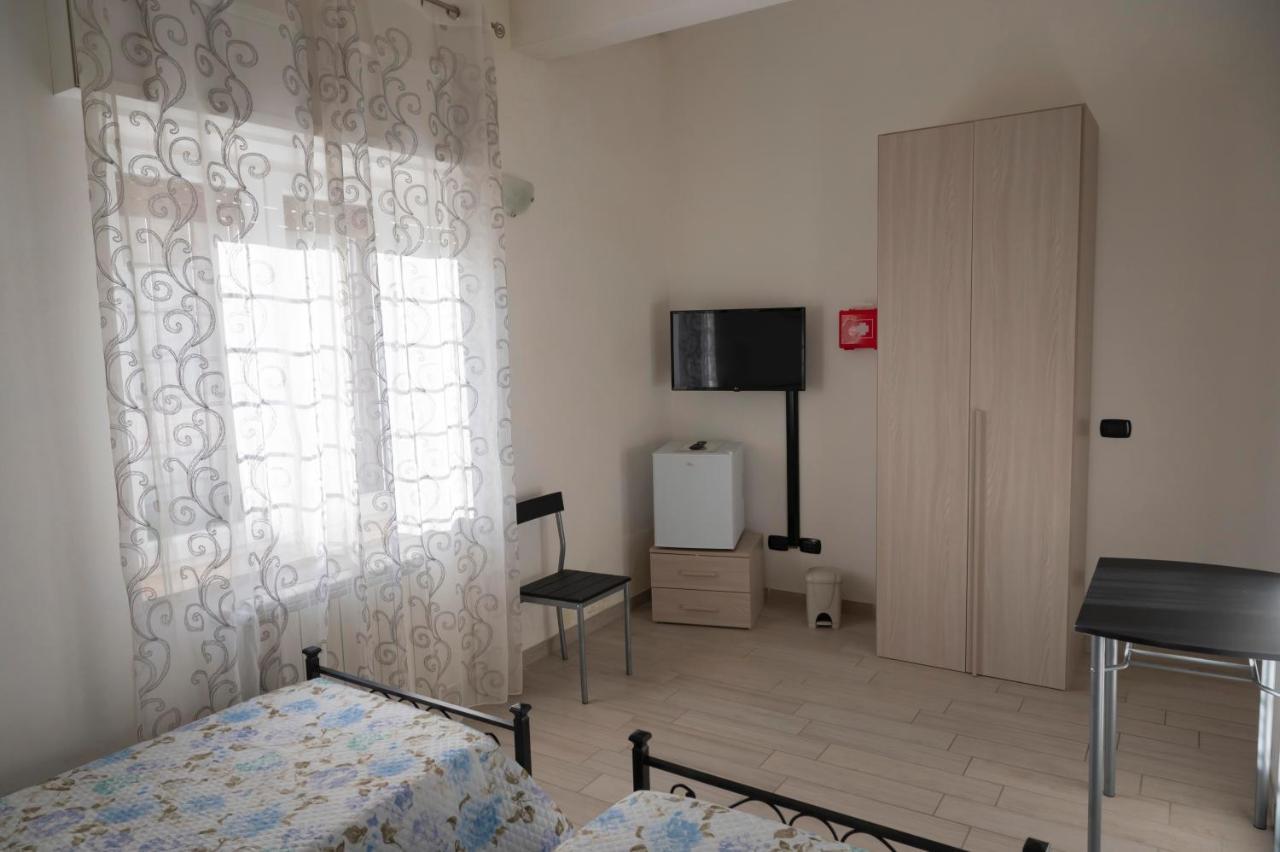 Il Giardino Dell'Eden Bed & Breakfast Acilia Dış mekan fotoğraf