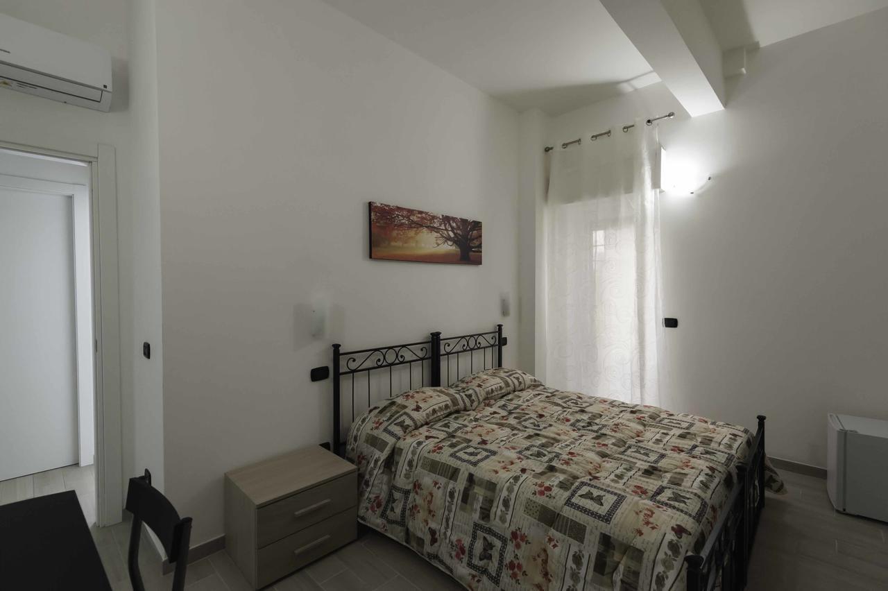Il Giardino Dell'Eden Bed & Breakfast Acilia Dış mekan fotoğraf