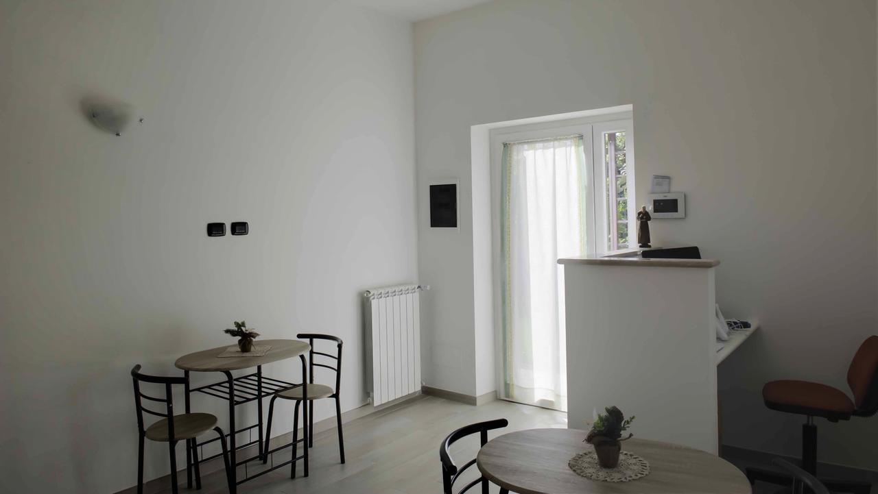 Il Giardino Dell'Eden Bed & Breakfast Acilia Dış mekan fotoğraf